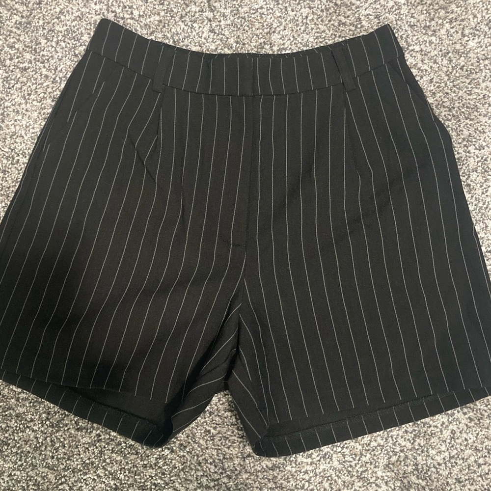 Brand New! Pinstripe shorts! Pimkie (European) Size 36